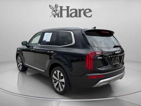 Used 2022 Kia Telluride S FWD image 3
