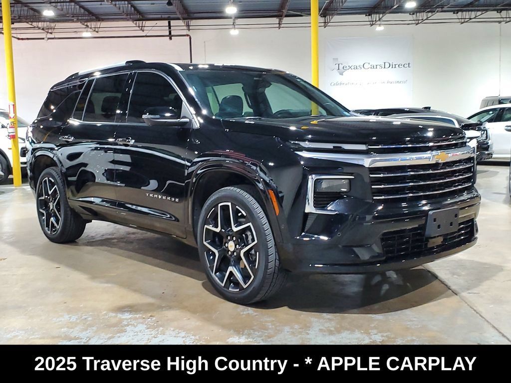 Used 2025 Chevrolet Traverse High Country FWD image 3