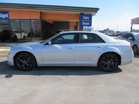 Used 2023 Chrysler 300 S w/ Comfort Group image 2