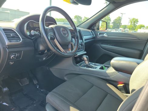 Used 2021 Jeep Grand Cherokee Freedom Edition AWD/4WD image 19