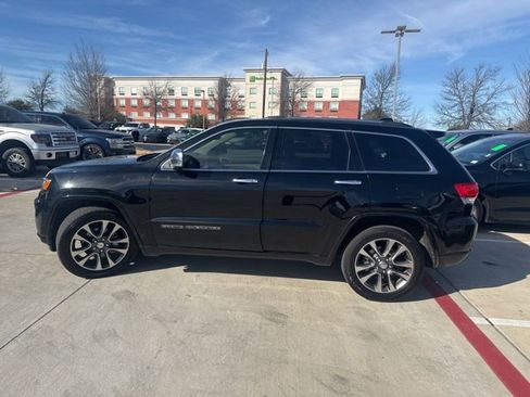 Used 2017 Jeep Grand Cherokee Overland image 6