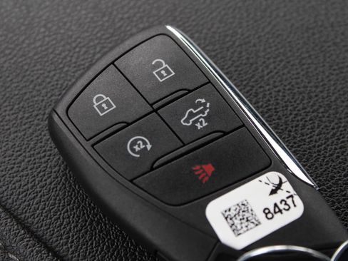 Used 2024 Chevrolet Silverado 2500 LT w/ Convenience Package image 14