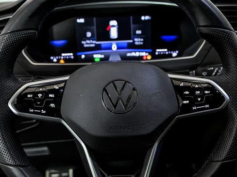 Certified 2024 Volkswagen Tiguan SE R-Line image 18