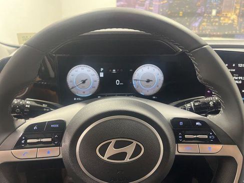 New 2025 Hyundai Elantra Limited FWD image 12