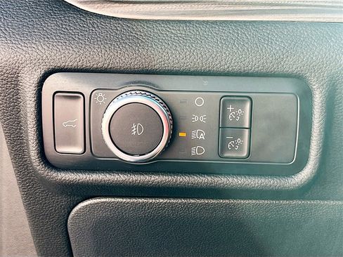 Used 2022 Ford Explorer Limited w/ Equipment Group 301A image 10