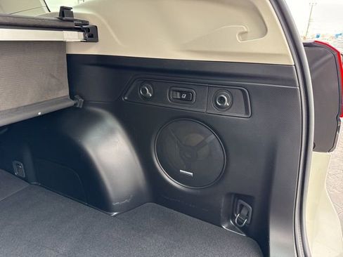 Used 2023 Subaru Forester Limited image 39