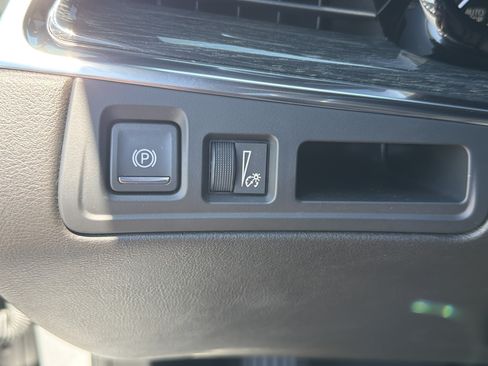 Used 2020 Cadillac XT5 Premium Luxury AWD/4WD image 37