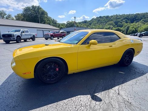 Used 2010 Dodge Challenger SRT8 w/ SRT Option Group II RWD image 2