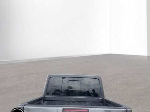 Used 2023 Jeep Gladiator Overland AWD/4WD image 5