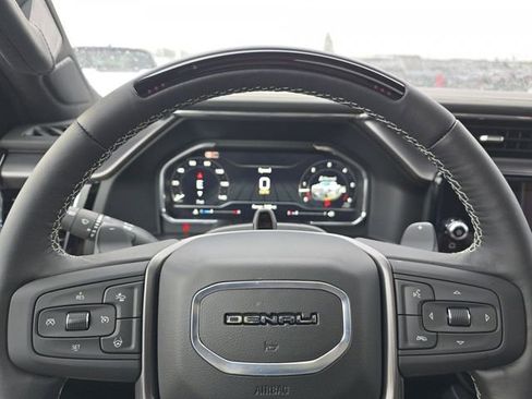 Used 2025 GMC Sierra 1500 Denali Ultimate image 11