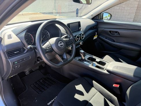 Used 2025 Nissan Sentra S image 14
