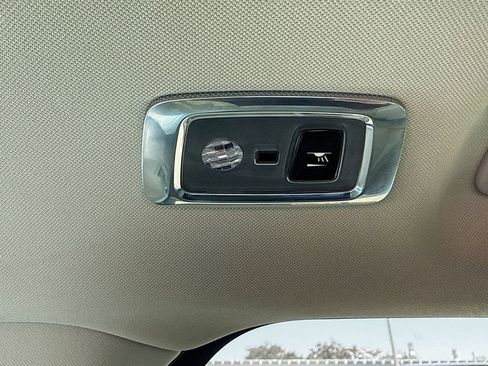 Used 2021 Volvo XC90 T6 Inscription w/ Climate Package image 28