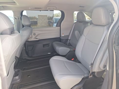 Used 2024 Toyota Sienna XLE w/ XLE Plus Package AWD/4WD image 15