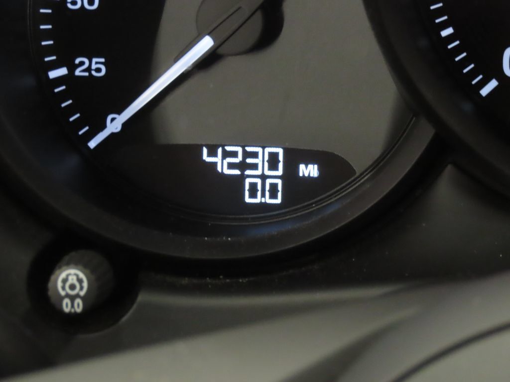 Certified 2026 Porsche Macan AWD/4WD image 18