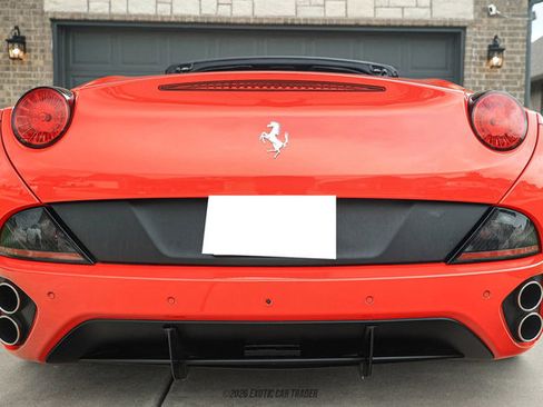 Used 2012 Ferrari California image 7