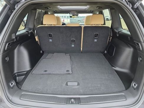 New 2025 Jeep Grand Cherokee Limited w/ Luxury Tech Group II image 10