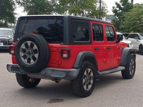 Used 2018 Jeep Wrangler Unlimited Sport AWD/4WD image 3