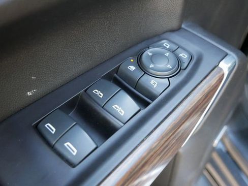 Used 2019 Chevrolet Silverado 1500 High Country w/ Technology Package AWD/4WD image 19
