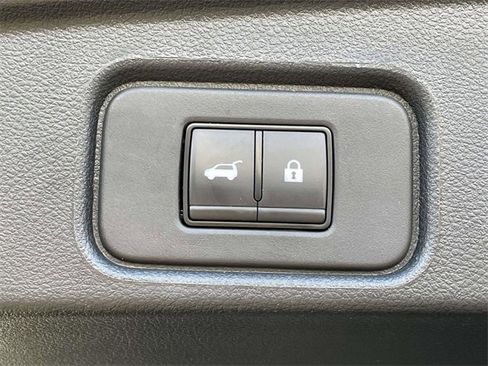 Used 2025 Nissan Pathfinder Rock Creek image 14