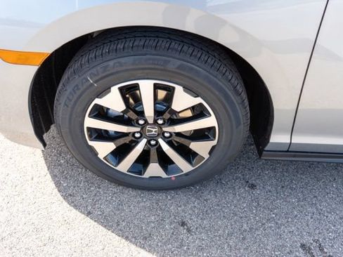 Used 2025 Honda Odyssey EX-L image 14