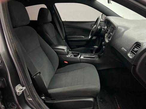 Used 2014 Dodge Charger SE w/ Sport Appearance Group image 12