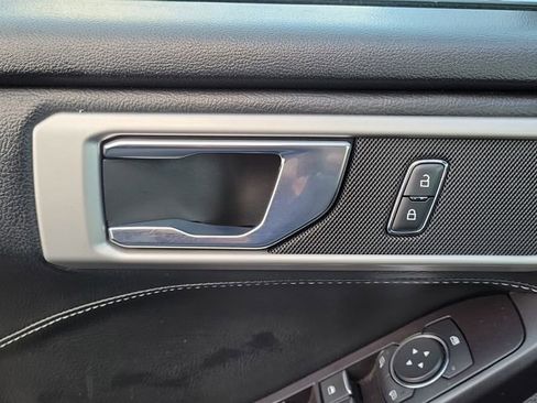 Used 2020 Ford Explorer XLT image 14