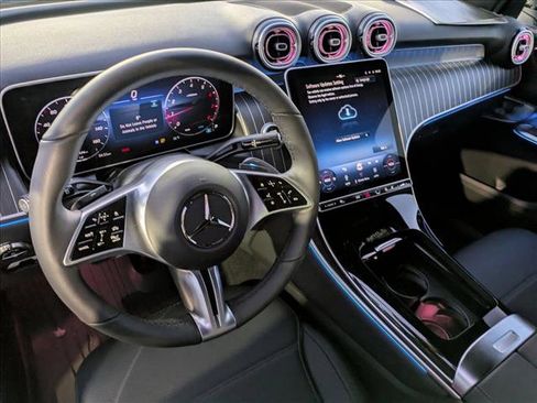 Certified 2025 Mercedes-Benz GLC 300 4MATIC image 10