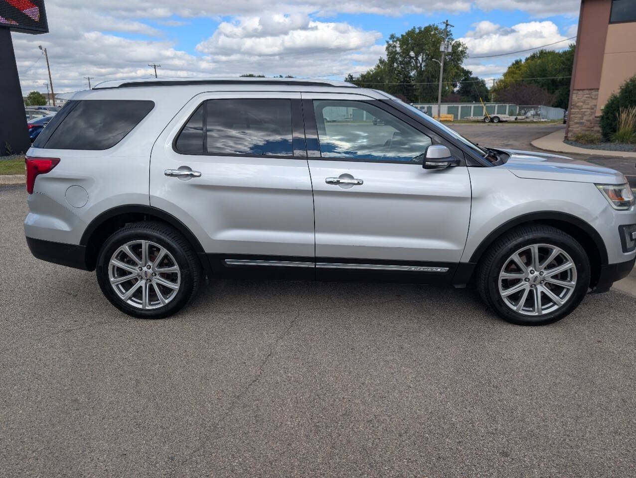 Used 2016 Ford Explorer Limited AWD/4WD image 9