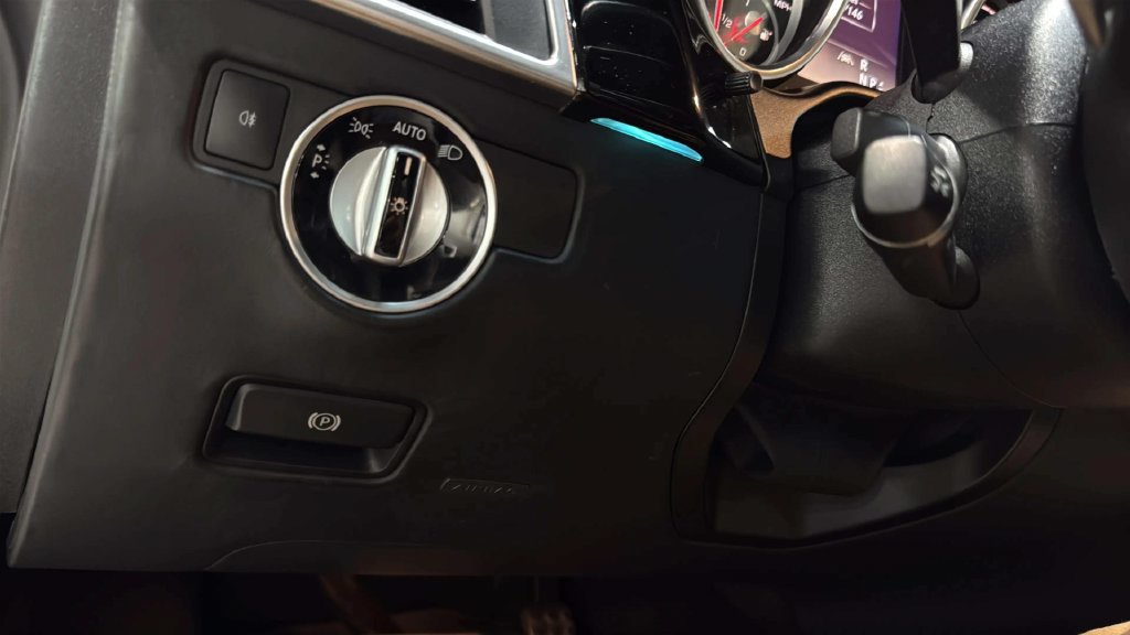 Used 2012 Mercedes-Benz ML 63 AMG 4MATIC image 36