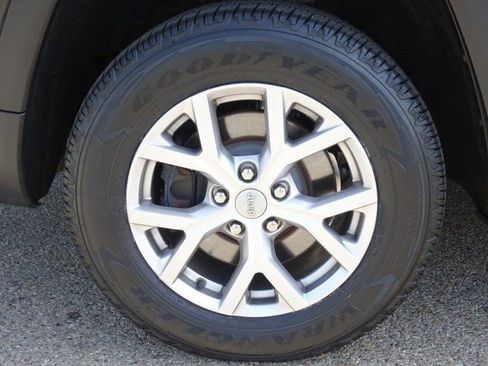 Used 2021 Jeep Grand Cherokee L Limited AWD/4WD image 30