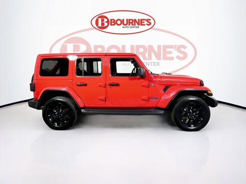 Used 2025 Jeep Wrangler Unlimited Sahara AWD/4WD image 10