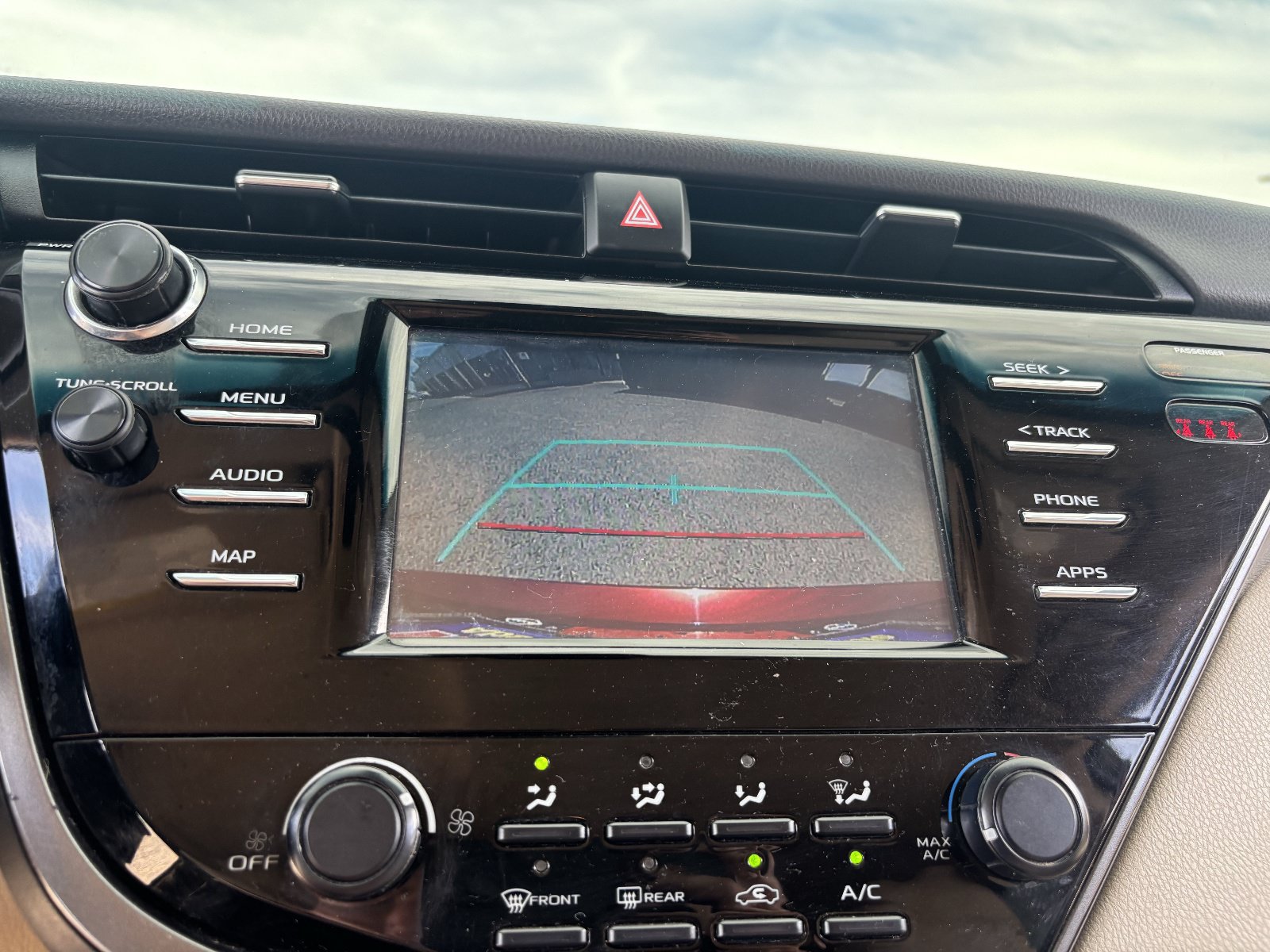 Used 2019 Toyota Camry LE w/ Carpet Mat Package FWD image 23