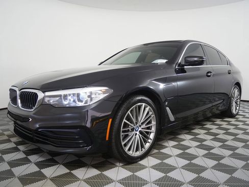 Used 2019 BMW 530e xDrive w/ Convenience Package AWD/4WD image 7