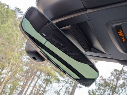 Certified 2025 Porsche Cayenne Coupe AWD/4WD image 23