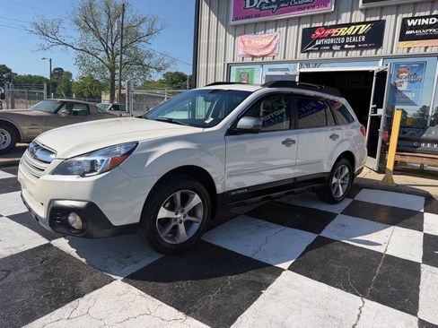 Used 2013 Subaru Outback 2.5i Limited w/ Special Appearance Pkg image 2