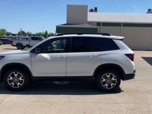 Used 2023 Honda Passport TrailSport image 5