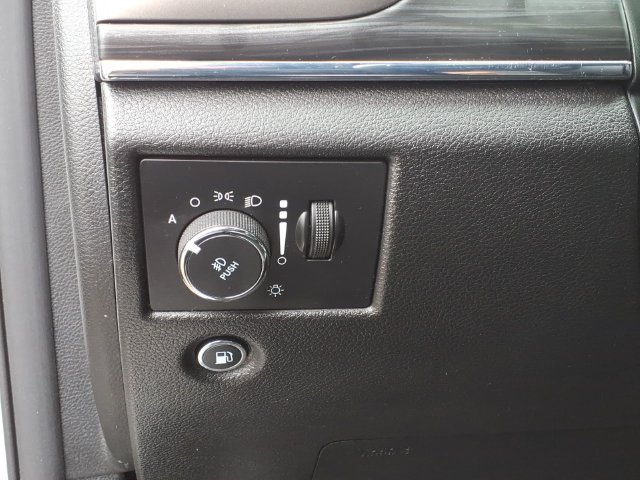 Certified 2021 Jeep Grand Cherokee Limited AWD/4WD image 23