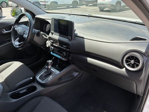 Certified 2022 Hyundai Kona SEL w/ Convenience Package AWD/4WD image 31