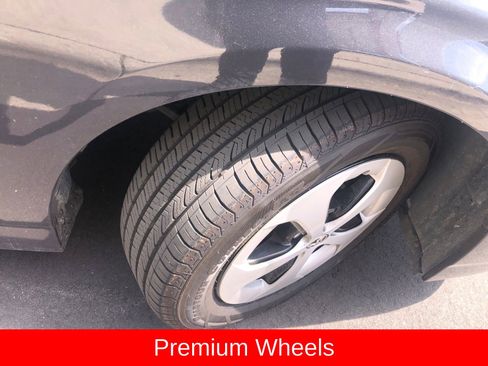 Used 2015 Toyota Prius Two image 4