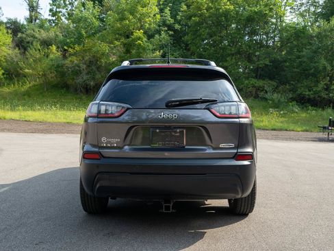 Used 2019 Jeep Cherokee Latitude Plus w/ Comfort/Convenience Group AWD/4WD image 4