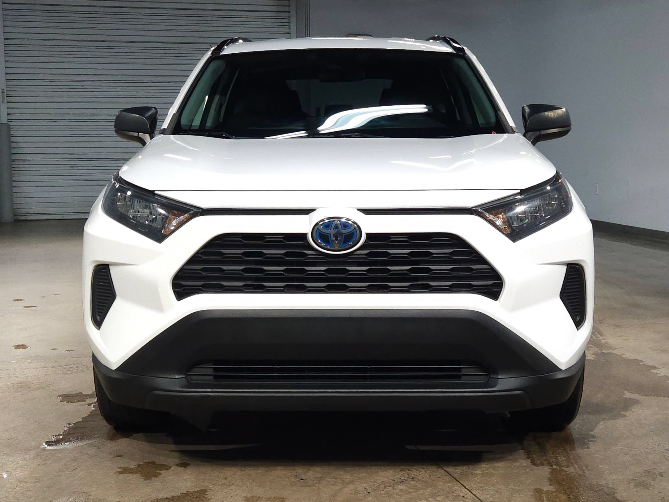 Used 2022 Toyota RAV4 LE AWD/4WD image 2