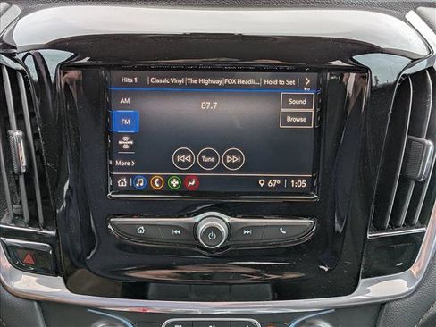 Used 2020 Chevrolet Traverse LT image 10