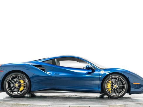 Used 2018 Ferrari 488 GTB RWD image 45