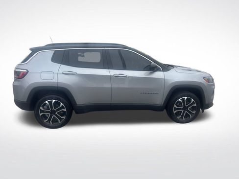 Used 2023 Jeep Compass Limited w/ Sun and Sound Group AWD/4WD image 9