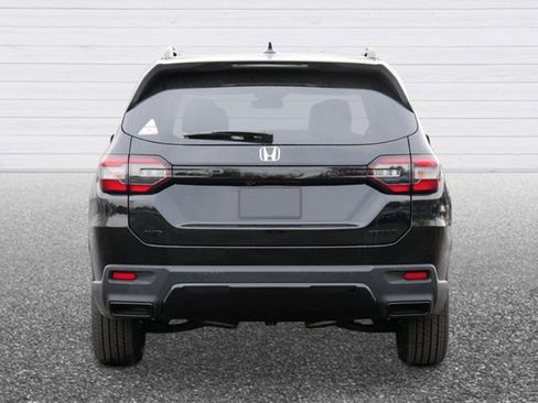 New 2026 Honda Pilot Sport image 4