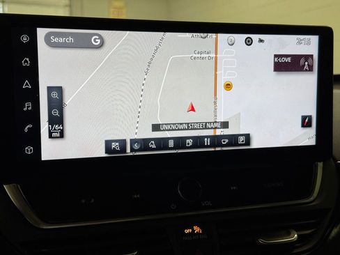 Used 2023 Nissan Altima 2.5 SR w/ SR Premium Package image 39