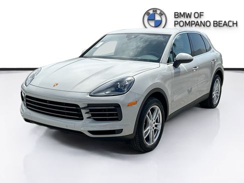 Used 2023 Porsche Cayenne Platinum Edition AWD/4WD image 3