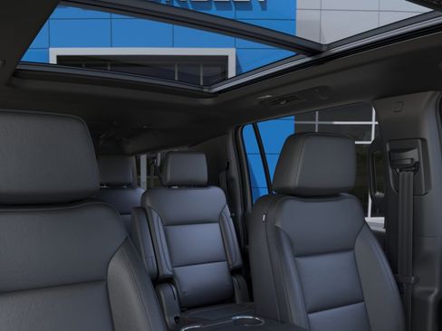 New 2026 Chevrolet Suburban Z71 w/ Comfort Package AWD/4WD image 25