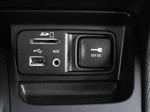 Used 2016 Jeep Cherokee Limited w/ Luxury Group image 18