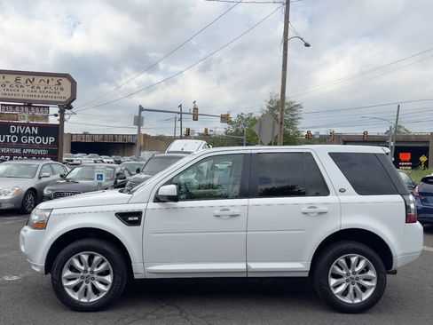 Used 2013 Land Rover LR2 HSE AWD/4WD image 3